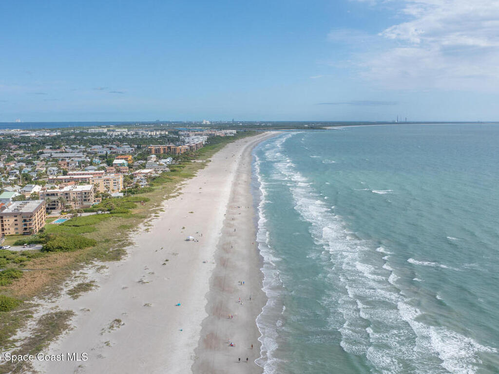 7520 Ridgewood Avenue, Cape Canaveral, FL 32920