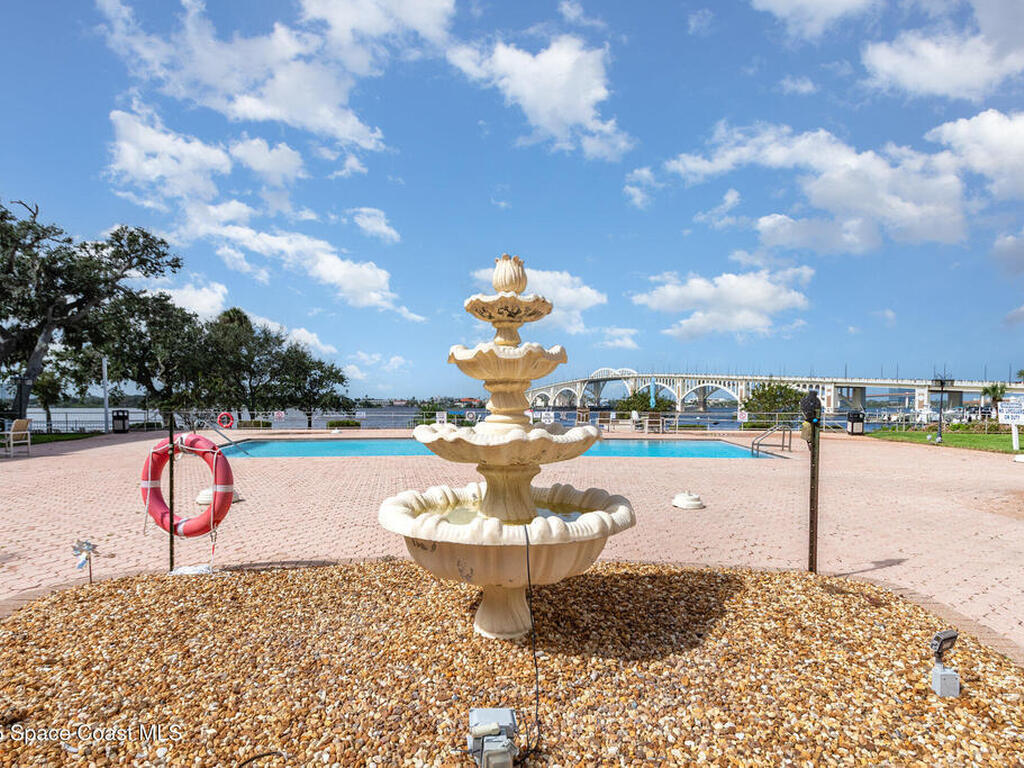 1224 S Peninsula Drive, Daytona Beach, FL 32118