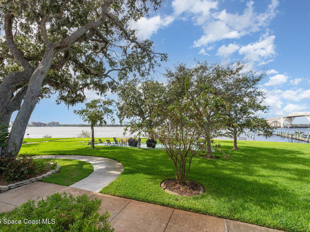 1224 S Peninsula Drive, Daytona Beach, FL 32118
