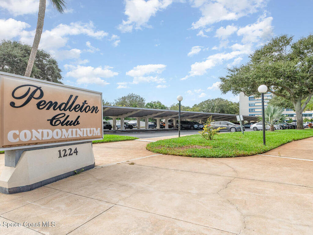 1224 S Peninsula Drive, Daytona Beach, FL 32118