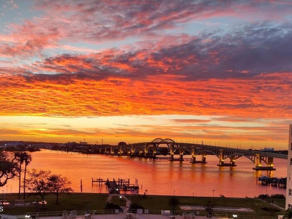 1224 S Peninsula Drive, Daytona Beach, FL 32118