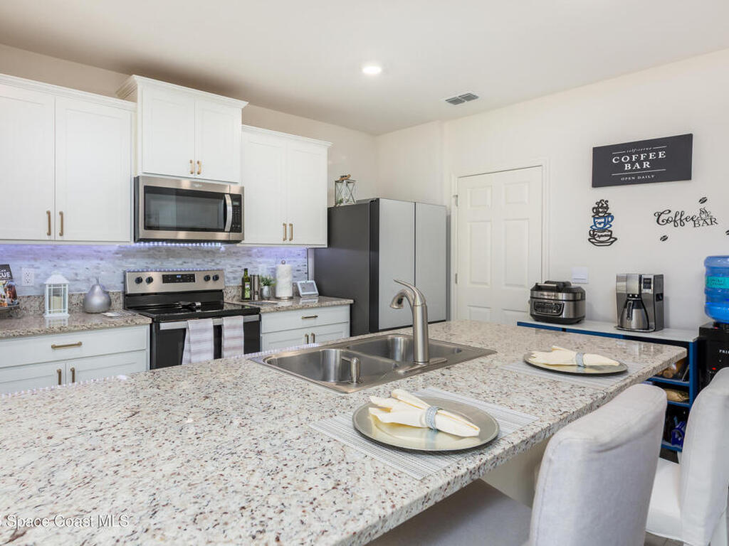 843 Remington Green Drive, Palm Bay, FL 32909