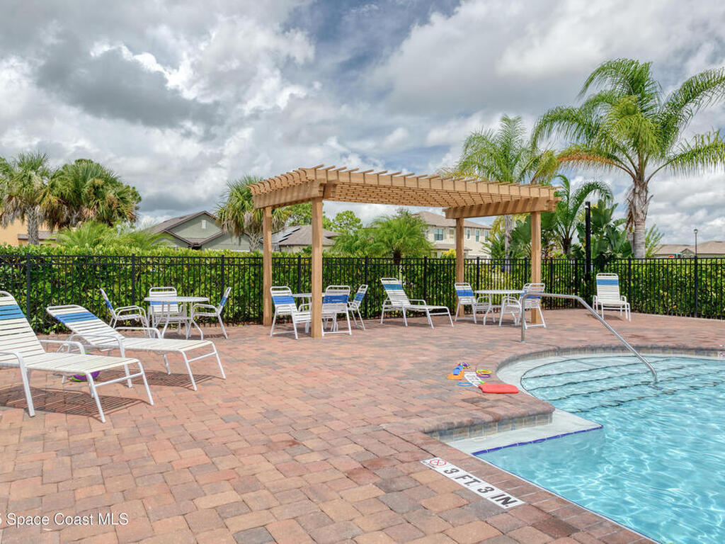 843 Remington Green Drive, Palm Bay, FL 32909