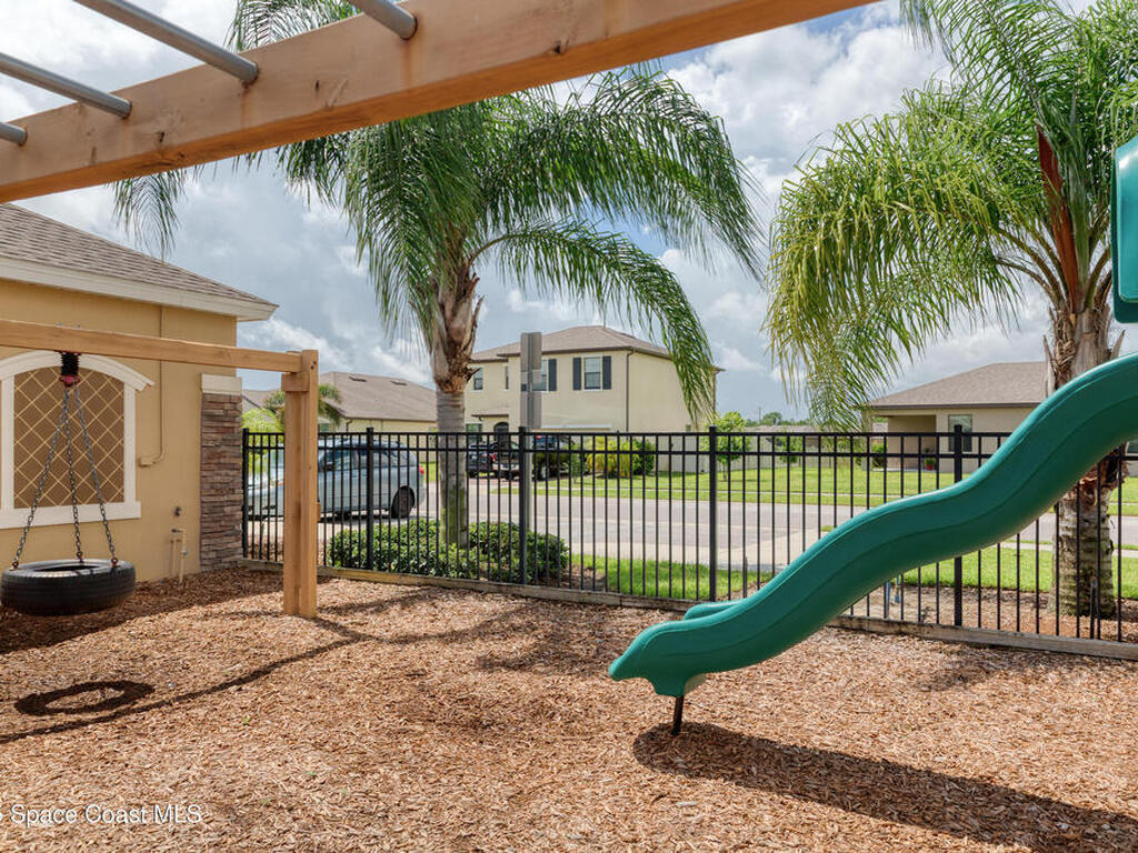 843 Remington Green Drive, Palm Bay, FL 32909