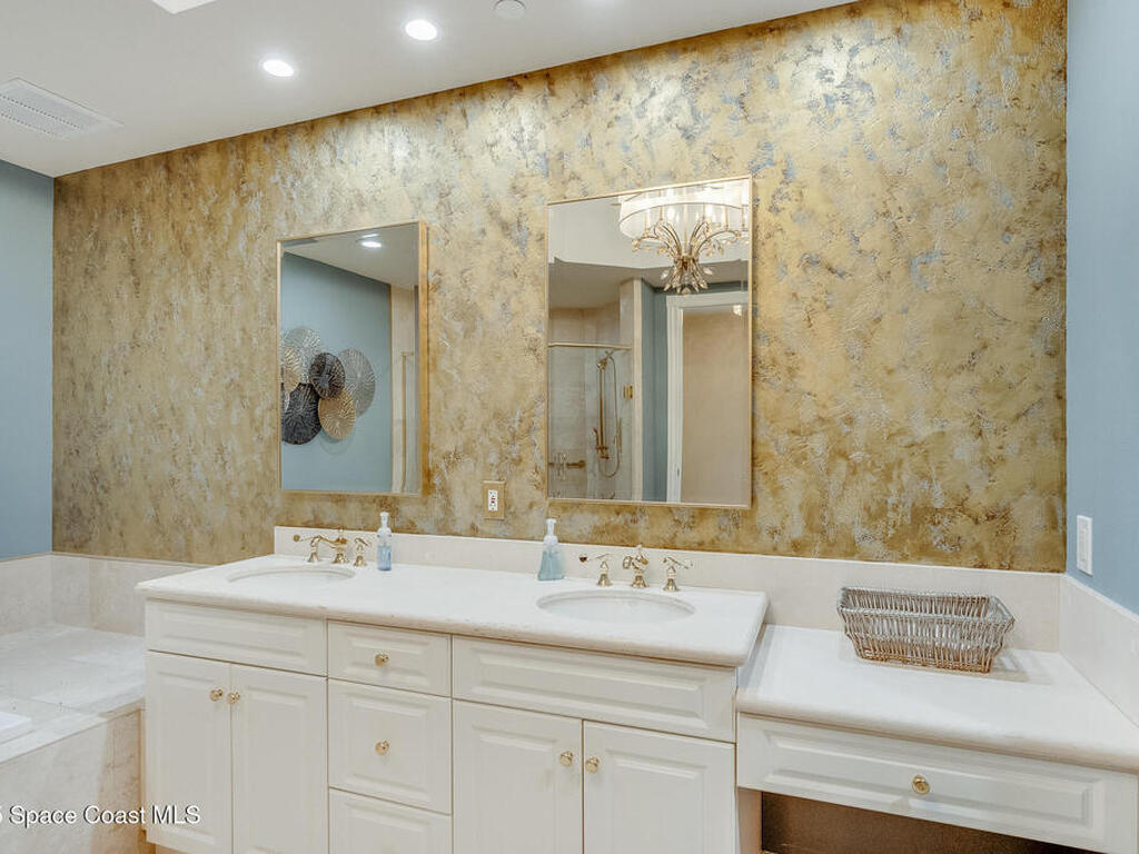 601 N Swim Club Drive, Indian River Shores, FL 32963