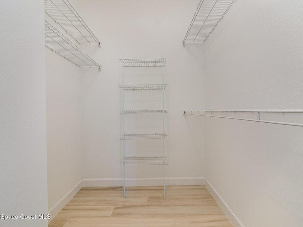 652 Hatteras Court, Vero Beach, FL 32968