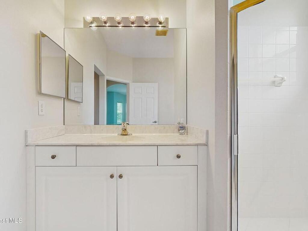 652 Hatteras Court, Vero Beach, FL 32968