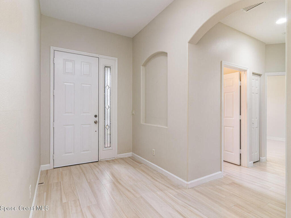 652 Hatteras Court, Vero Beach, FL 32968