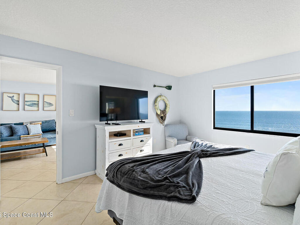 7520 Ridgewood Avenue, Cape Canaveral, FL 32920