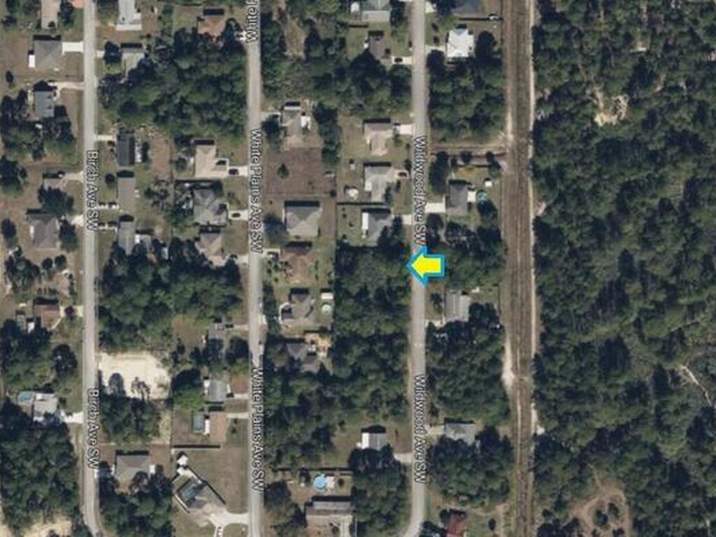 558 Wildwood Avenue, Palm Bay, FL 32908