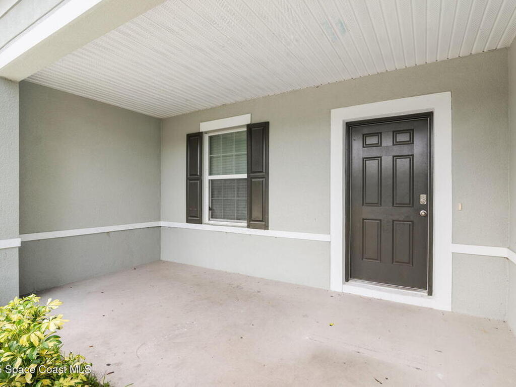 8225 95th Court, Vero Beach, FL 32967