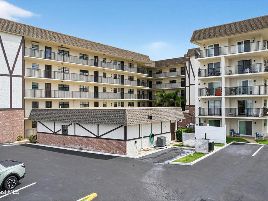 383 N Atlantic Ave, Cocoa Beach, FL 32931