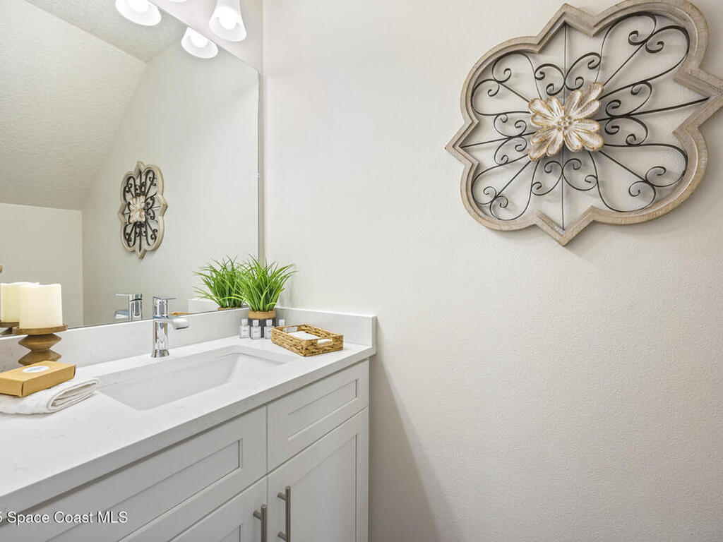 228 Hidden Woods Place, Melbourne, FL 32901