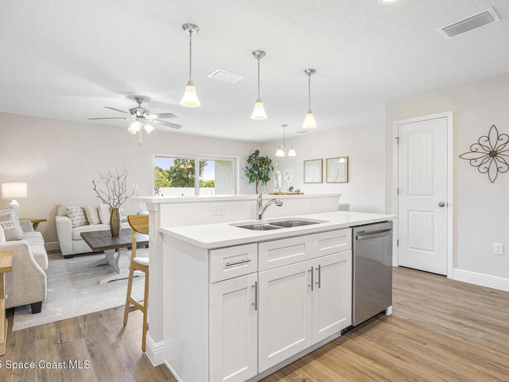 228 Hidden Woods Place, Melbourne, FL 32901