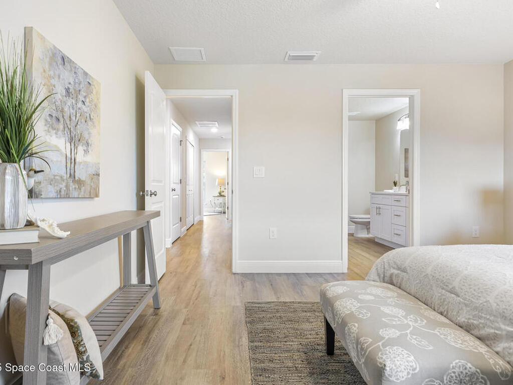 218 Hidden Woods Place, Melbourne, FL 32901