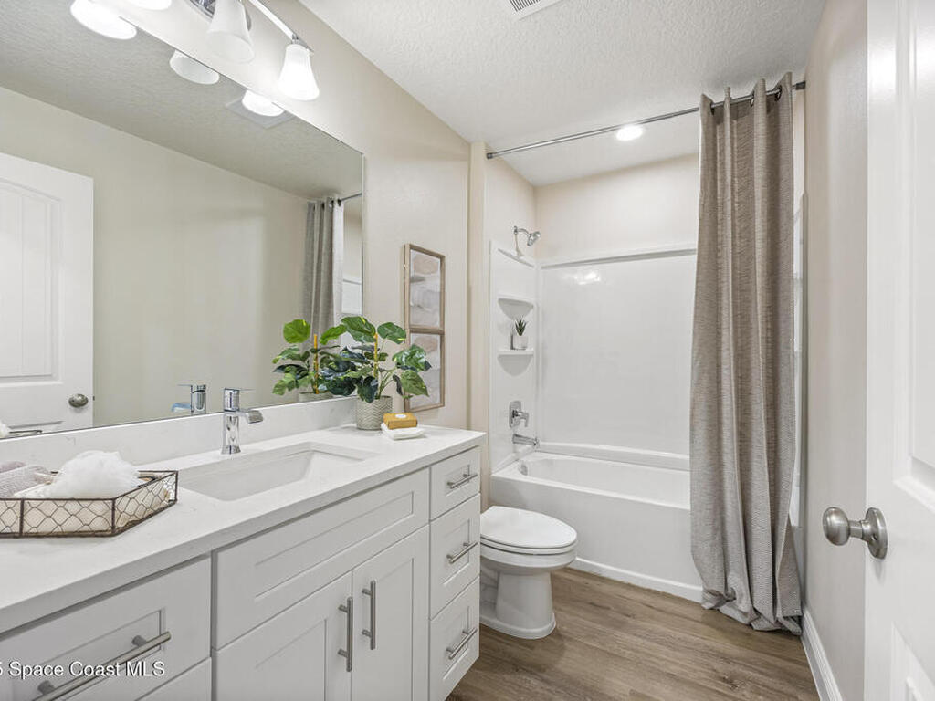 218 Hidden Woods Place, Melbourne, FL 32901