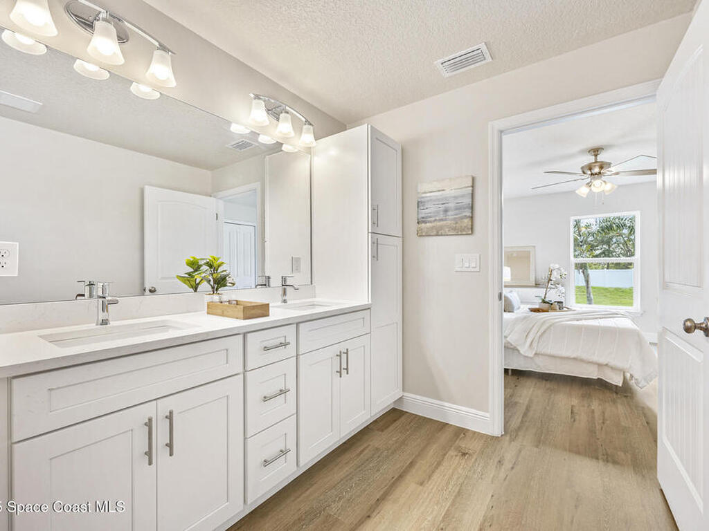 208 Hidden Woods Place, Melbourne, FL 32901