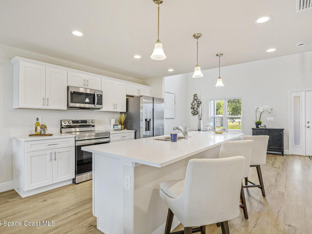 208 Hidden Woods Place, Melbourne, FL 32901