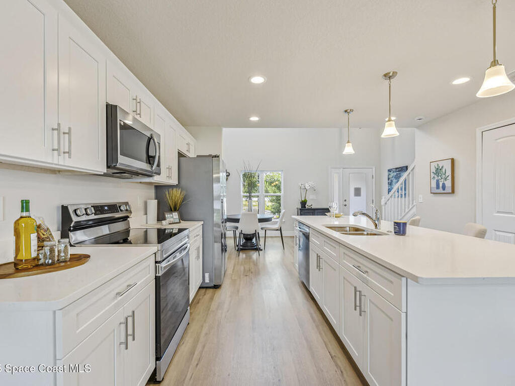 238 Hidden Woods Place, Melbourne, FL 32901