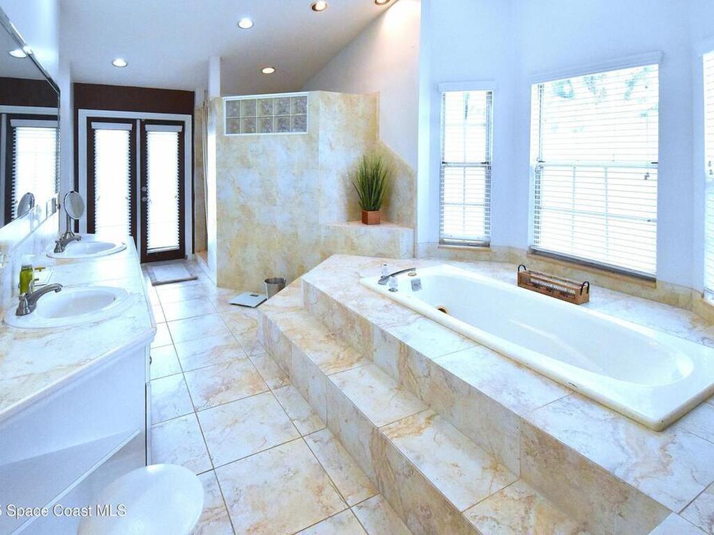 101 Island Grove Drive, Merritt Island, FL 32952