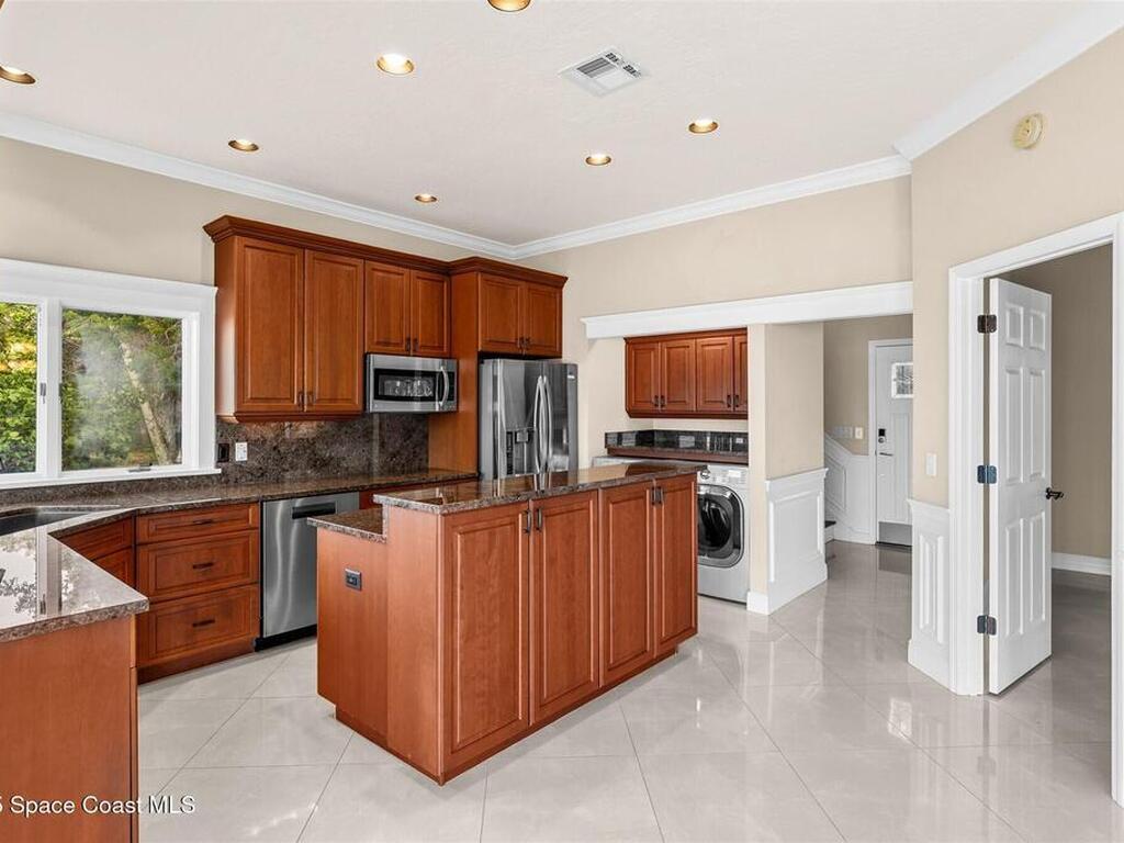 10285 S Tropical Trail, Merritt Island, FL 32952