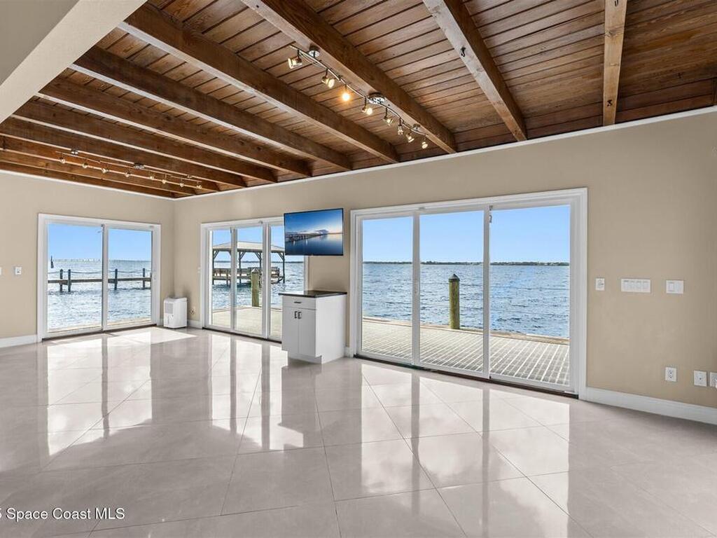 10285 S Tropical Trail, Merritt Island, FL 32952