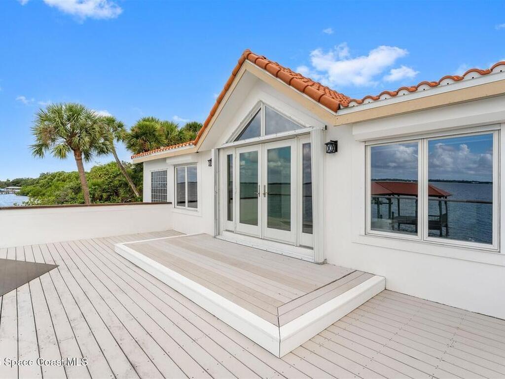 10285 S Tropical Trail, Merritt Island, FL 32952