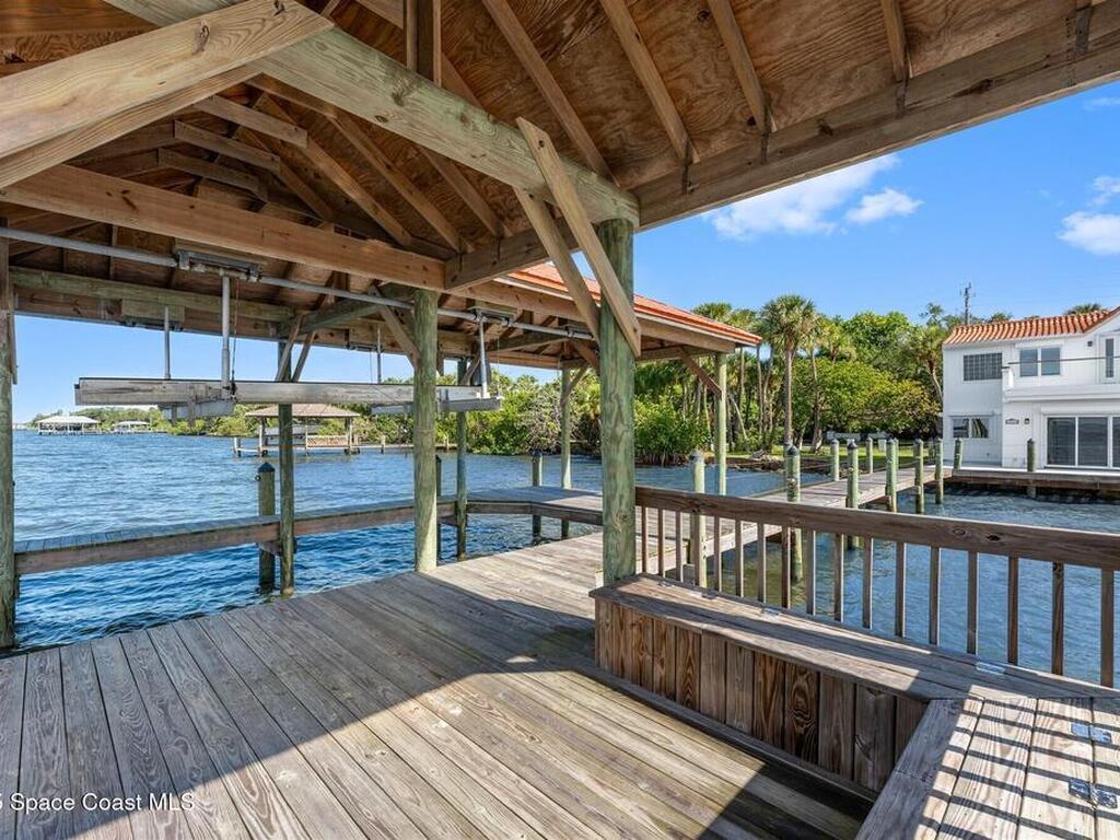 10285 S Tropical Trail, Merritt Island, FL 32952