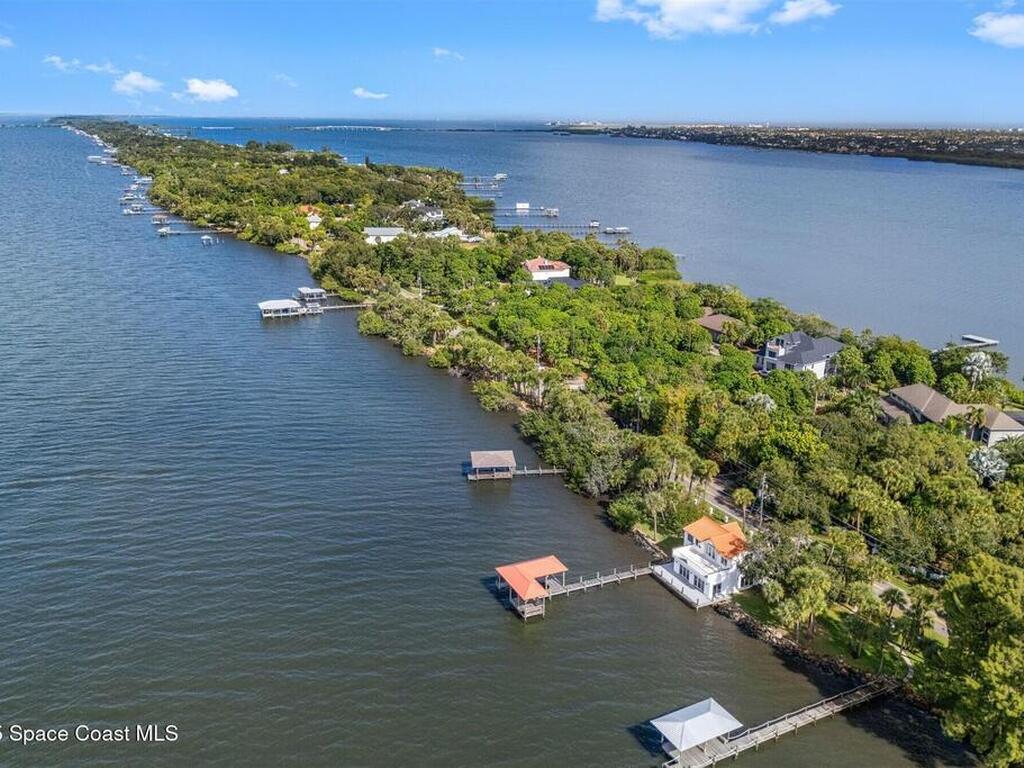 10285 S Tropical Trail, Merritt Island, FL 32952