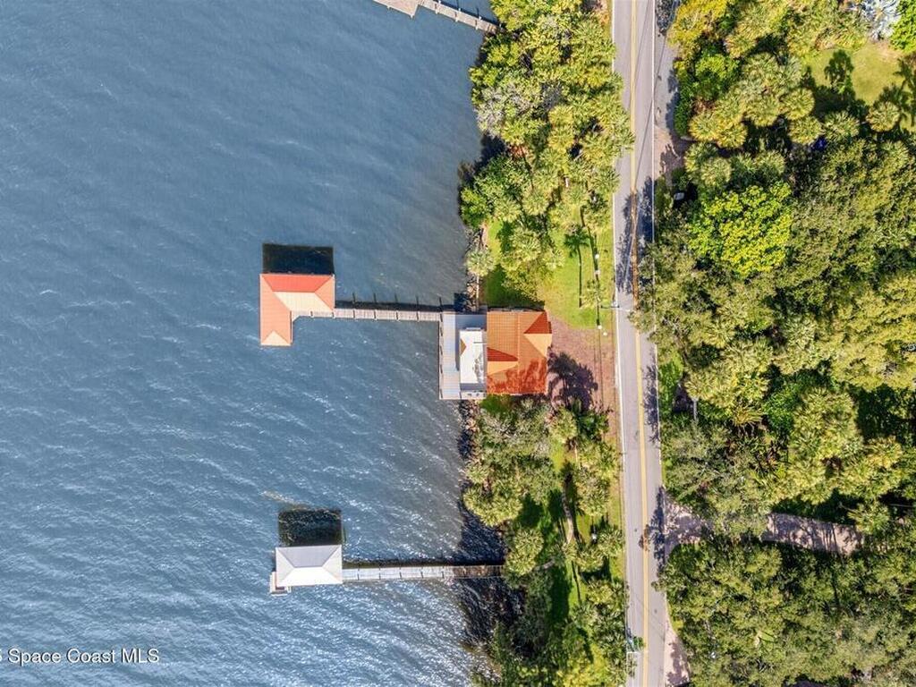 10285 S Tropical Trail, Merritt Island, FL 32952