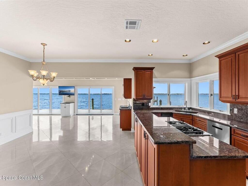 10285 S Tropical Trail, Merritt Island, FL 32952