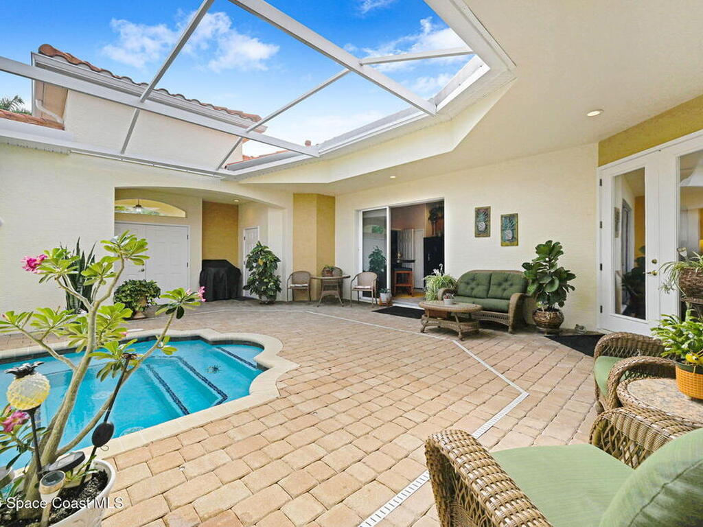 560 Casa Bella Drive, Cape Canaveral, FL 32920