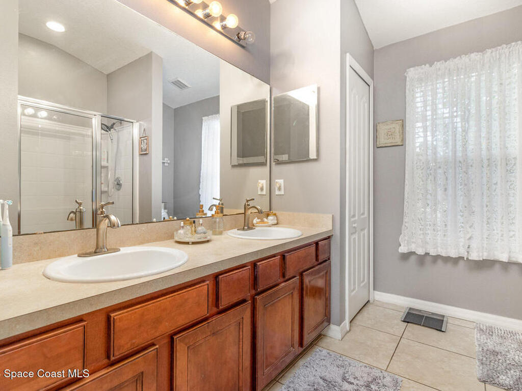 7130 Red Lantern Drive, Harmony, FL 34773