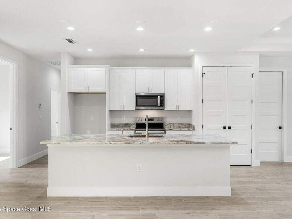 276 Americana Boulevard, Palm Bay, FL 32907