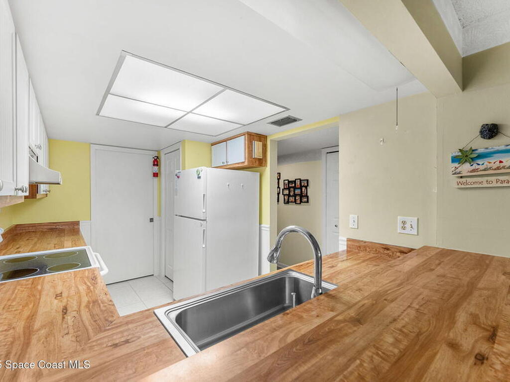 8496 Ridgewood Avenue, Cape Canaveral, FL 32920