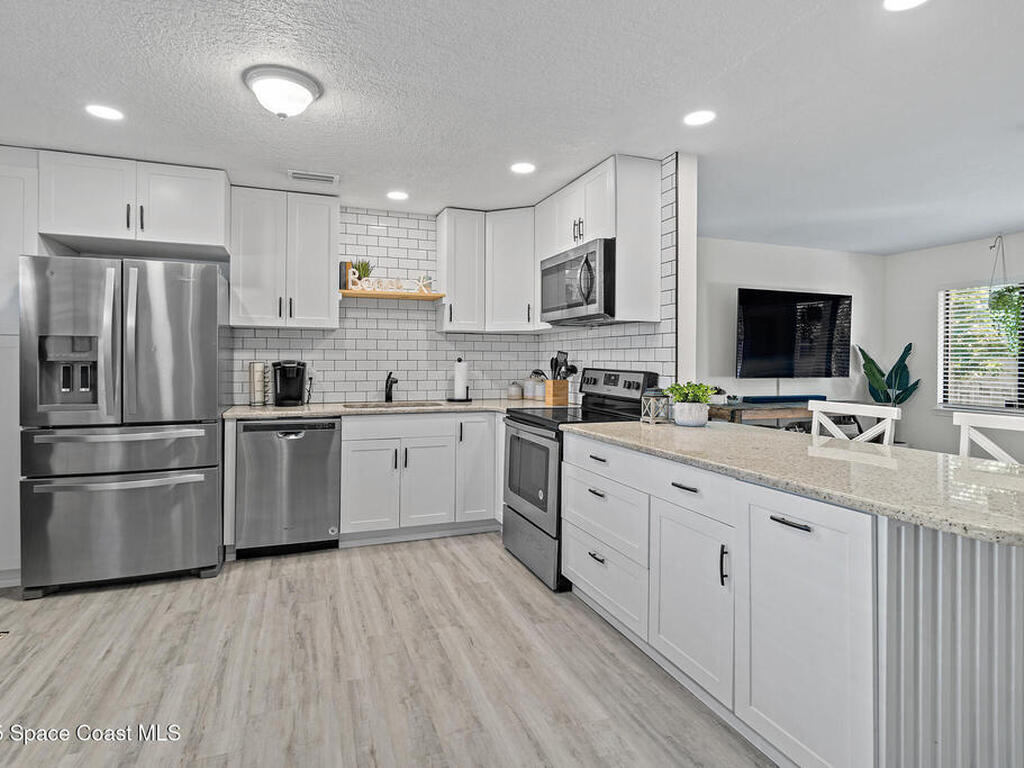 120 Madison Avenue, Cape Canaveral, FL 32920