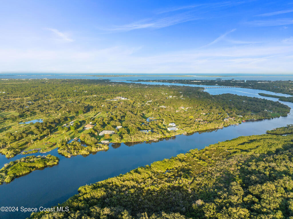 9598 Tortoise Lane, Micco, FL 32976