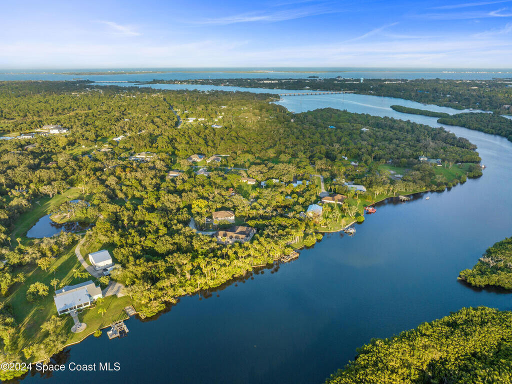 9598 Tortoise Lane, Micco, FL 32976