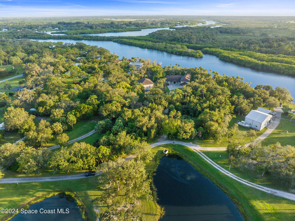 9598 Tortoise Lane, Micco, FL 32976