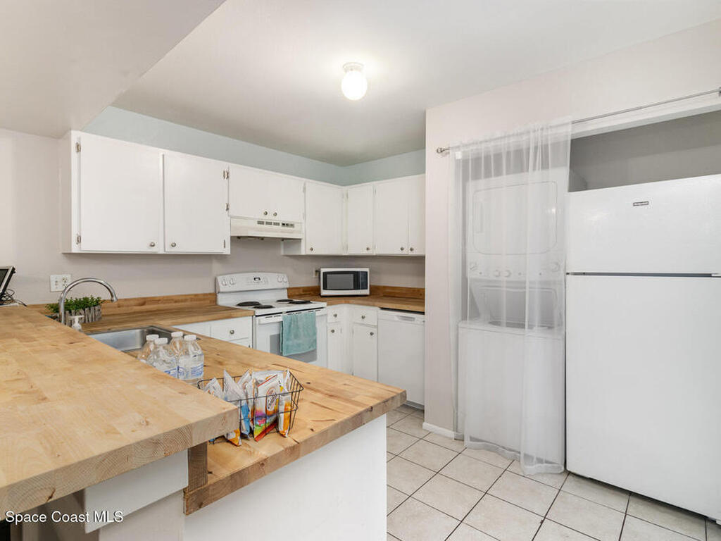 1020 Abada Court, Palm Bay, FL 32905