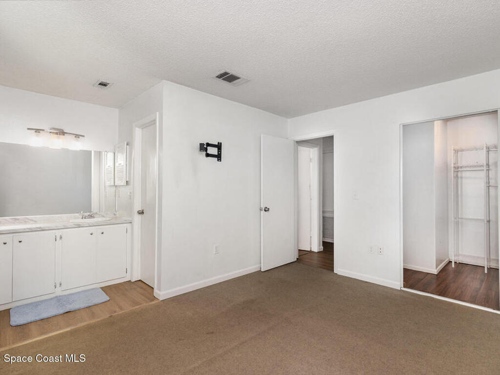 1020 Abada Court, Palm Bay, FL 32905