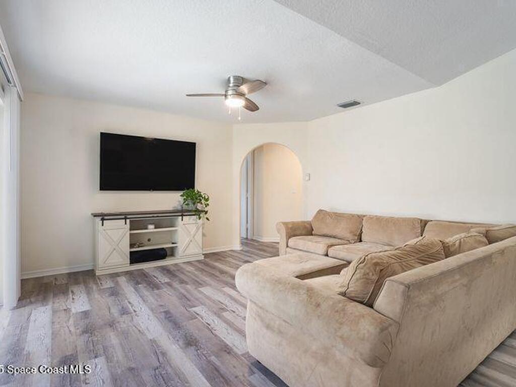 4920 48th Place, Vero Beach, FL 32967