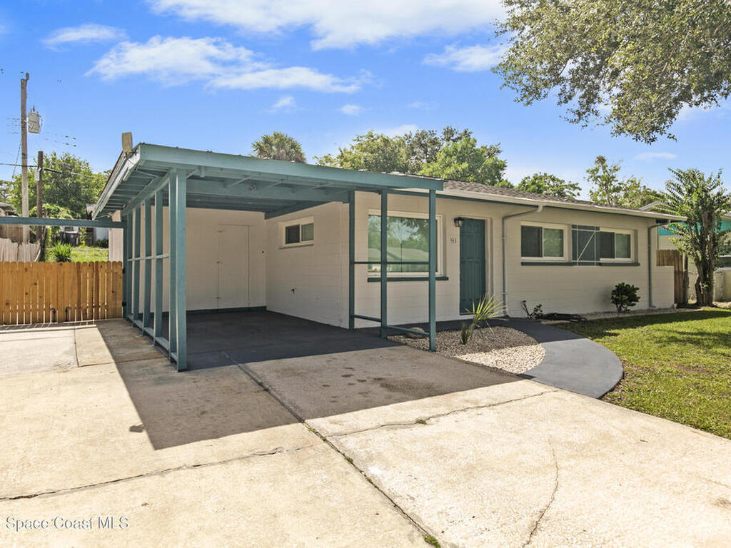 905 N Carpenter Road, Titusville, FL 32796