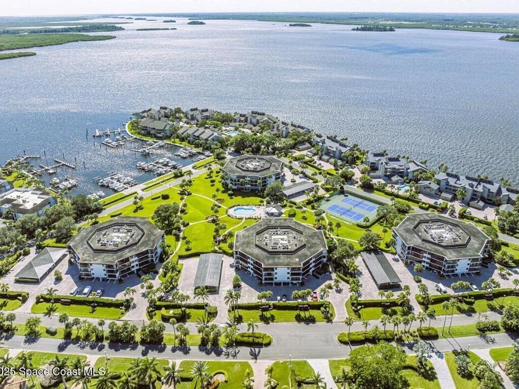 1821 Mooringline Drive, Vero Beach, FL 32963