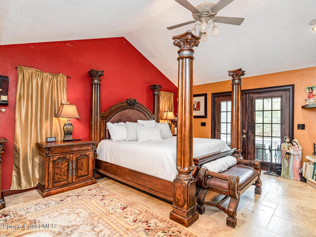 562 Lake Ashley Circle, Melbourne, FL 32904