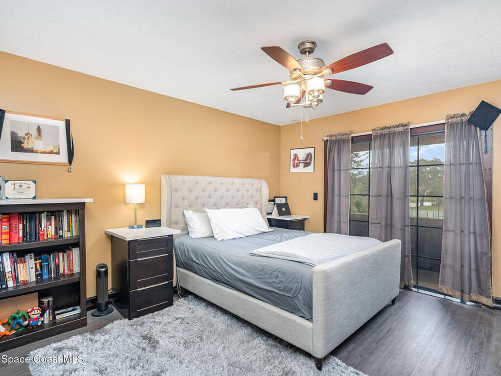 562 Lake Ashley Circle, Melbourne, FL 32904