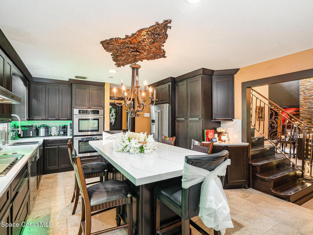 562 Lake Ashley Circle, Melbourne, FL 32904