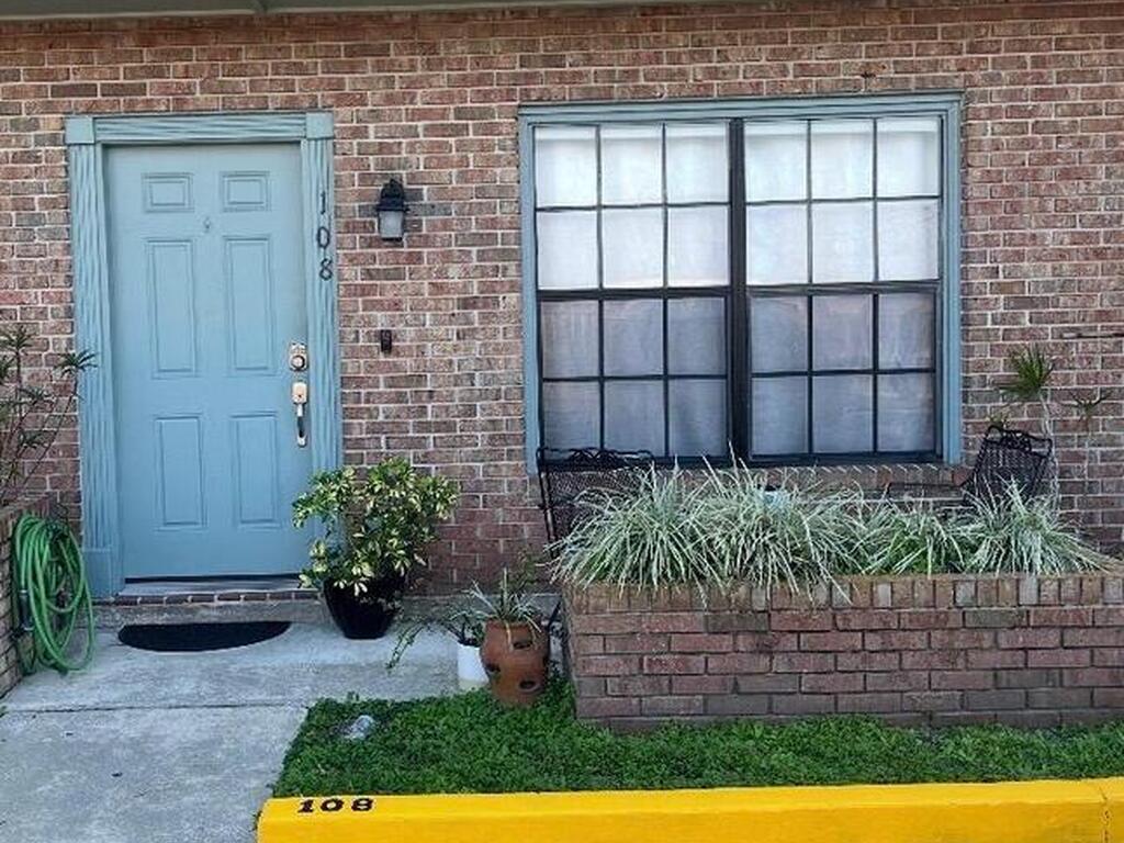 1300 Arlington Lane, Palm Bay, FL 32905