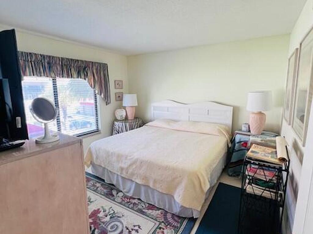 760 S Brevard Avenue, Cocoa Beach, FL 32931