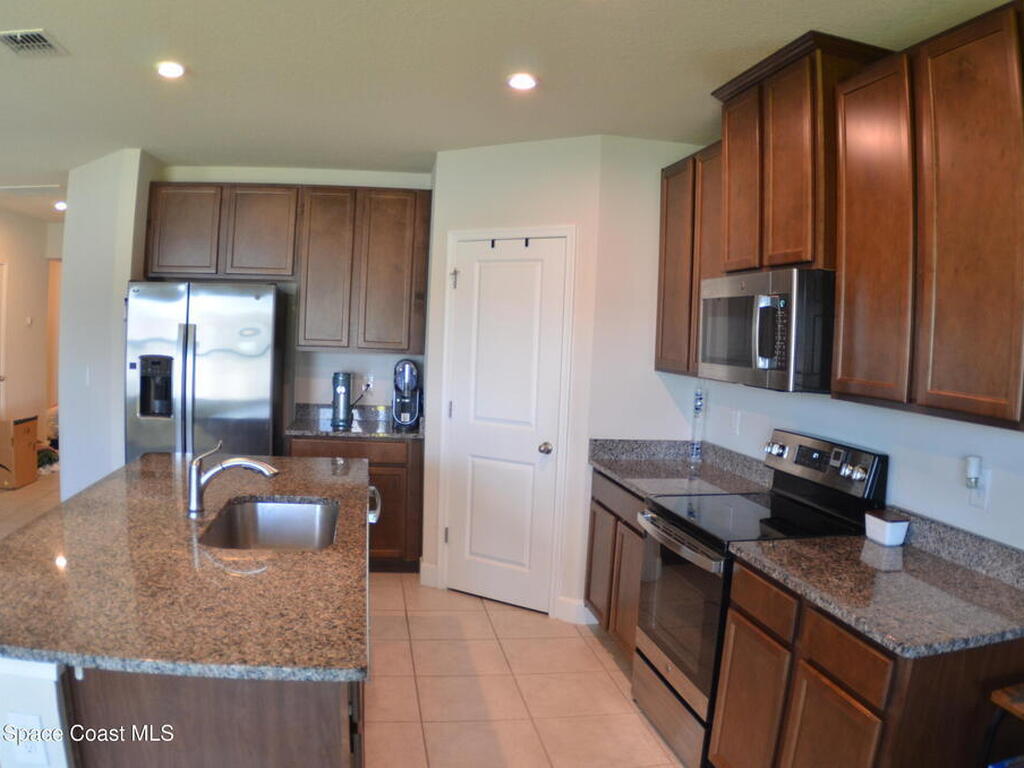 125 Lavenna Avenue, St. Cloud, FL 34771